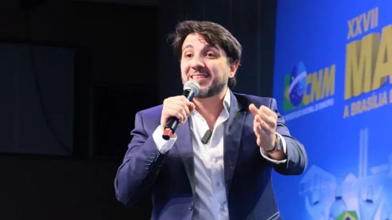 TSE identifica irregularidades em perfis de campanha de Renan Santos