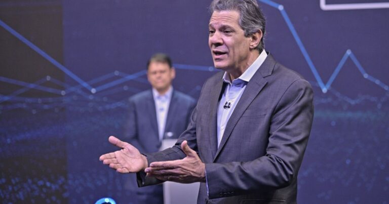 Haddad cita dívida de SP e filme de Bolsonaro em resposta a Tarcísio