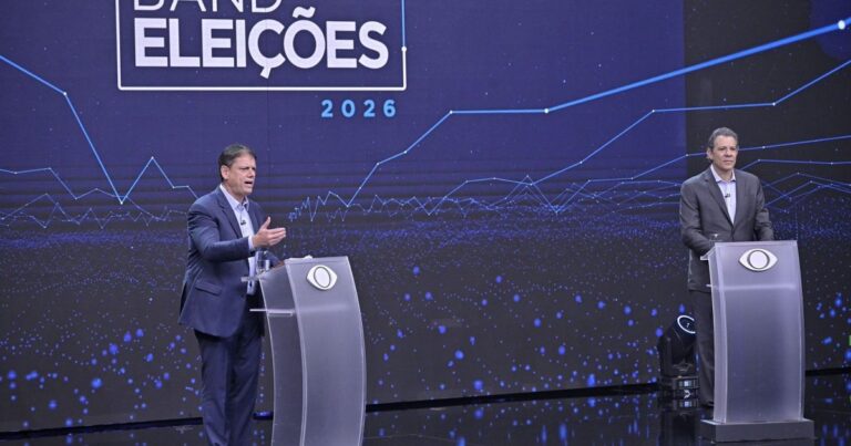 Tarcísio e Haddad se enfrentam pela primeira vez em debate em São Paulo