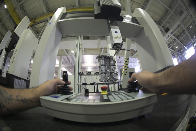 Curitiba recebe Expo + Indústria 2026 com tecnologias para o setor