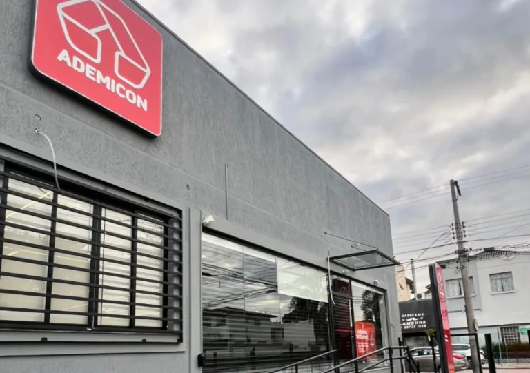 Ademicon inaugura duas lojas em Curitiba e expande presença no Paraná