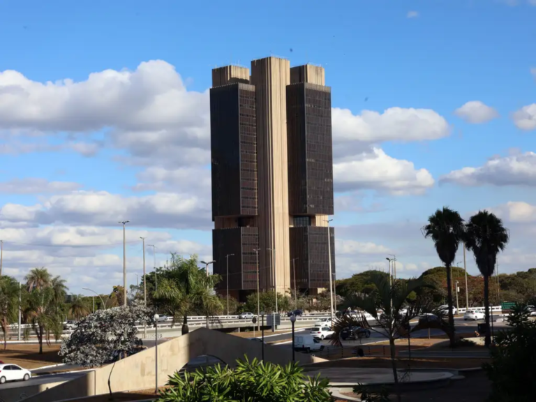 Banco Central registra déficit nominal de R$ 97,6 bilhões em julho