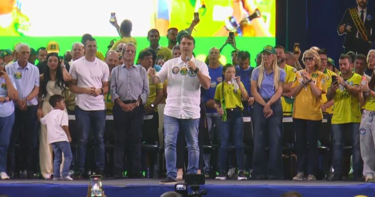 Flávio Bolsonaro defende redução da maioridade penal para estupro