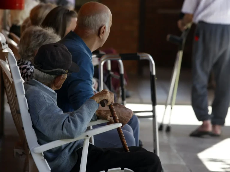Ministério Público consegue interditar lar de idosos superlotado no Paraná