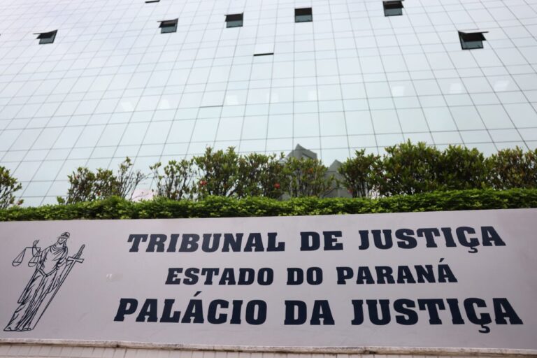 STF suspende pagamento de verbas indenizatórias a magistrados do Paraná
