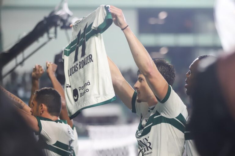 Fernando Seabra fala sobre cinco jogadores do Coritiba no departamento médico