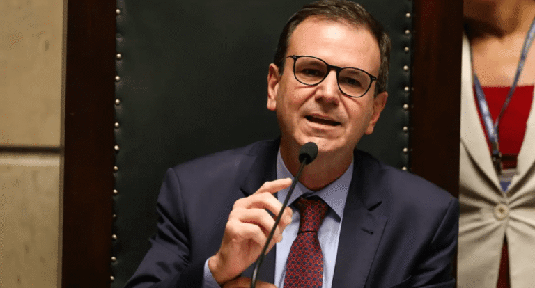 Pesquisa mostra liderança de Paes em primeiro e segundo turno