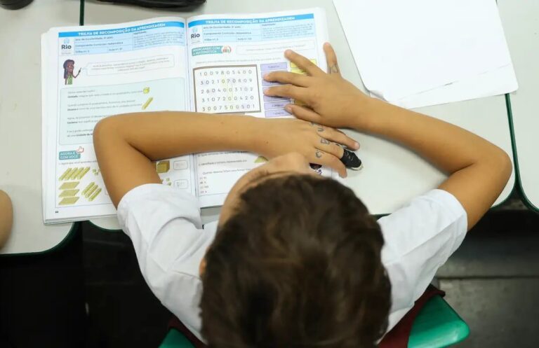 TCE-PR alerta 18 municípios do Paraná sobre pendências no Fundeb