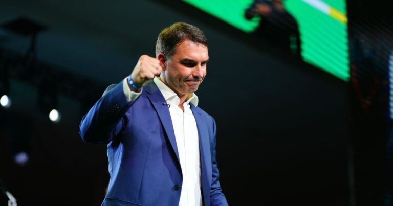 Flávio insiste com PP e Republicanos enquanto aguarda posição do Podemos