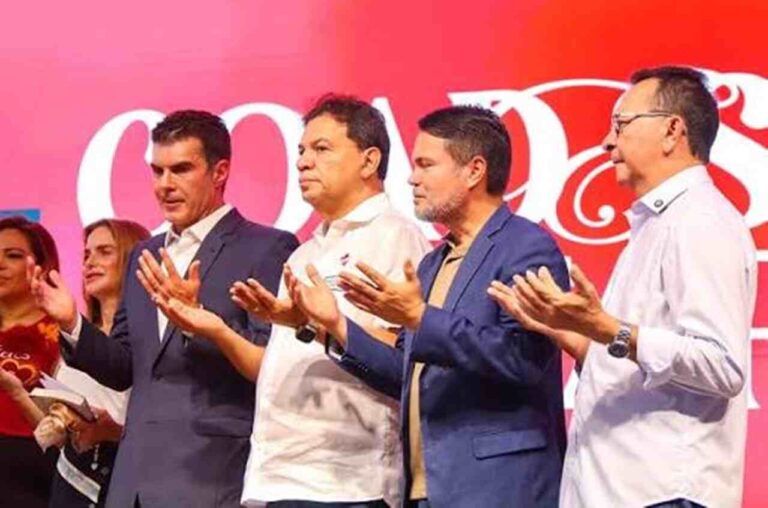 Fiéis deixam evento evangélico em Santarém quando ex-governador Helder Barbalho sobe ao púlpito