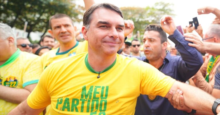 Campanha de Flávio avalia redução de desconfiança e aproximação evangélica