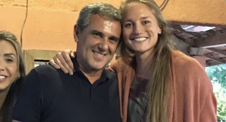 Levantadora americana comemora oficialização de Zé Roberto como técnico de Los Angeles