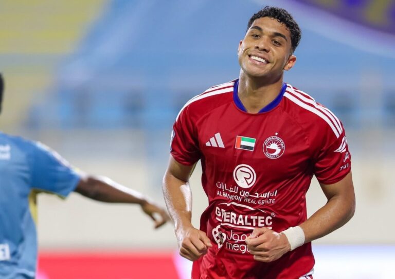 Julimar marca gol na estreia pelo Sharjah após empréstimo do Athletico