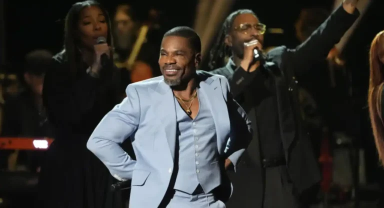 Tia de Kirk Franklin recolhia latas para pagar aulas de piano do sobrinho