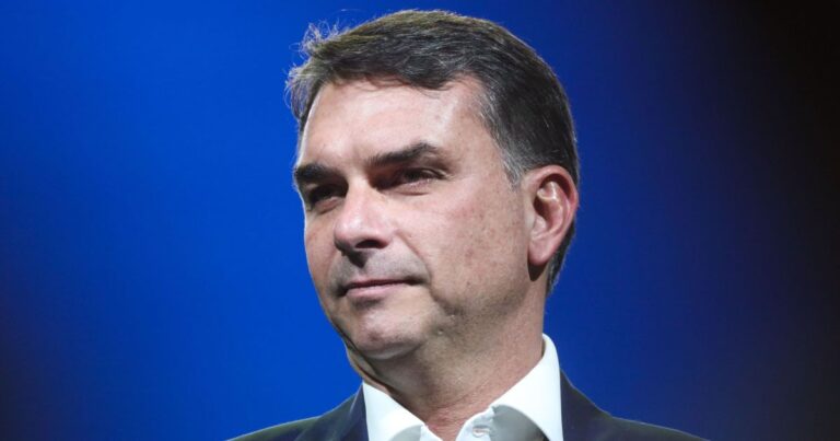 Flávio apresenta plano para estado 100% digital com inteligência artificial