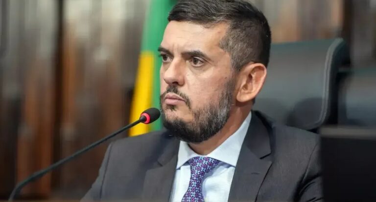 Defesa de Bacellar questiona Moraes no STF e pede mudança de relatoria