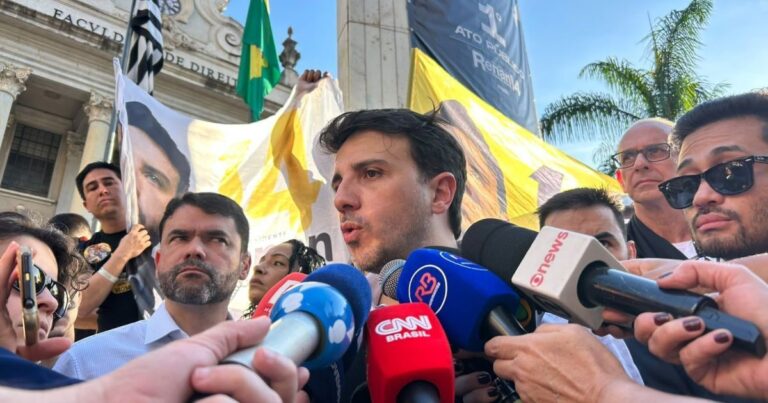 Renan Santos defende plano de encarceramento em ato do Missão em São Paulo