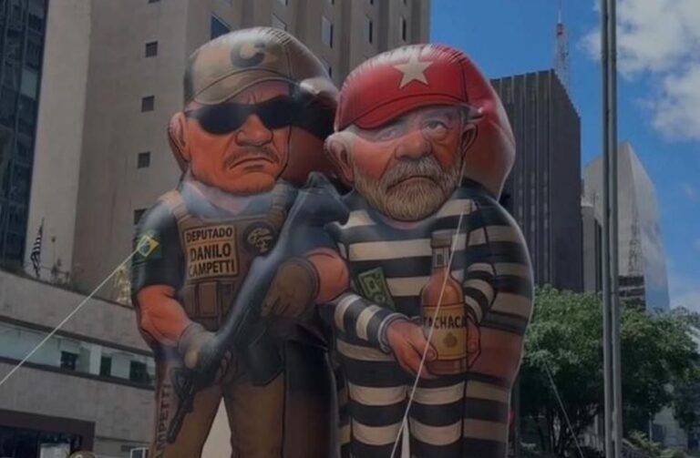 PF intima policial que prendeu Lula para explicar participação em protesto