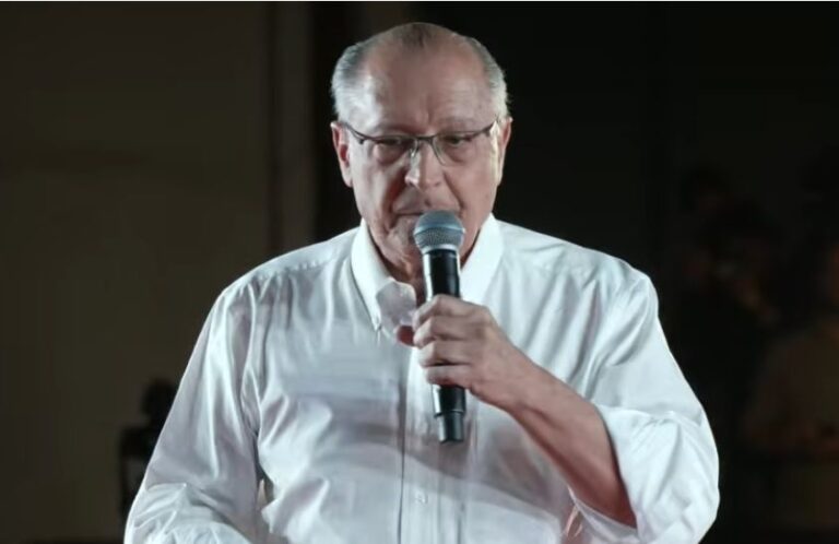 Alckmin destaca competência da urna eletrônica em convenção