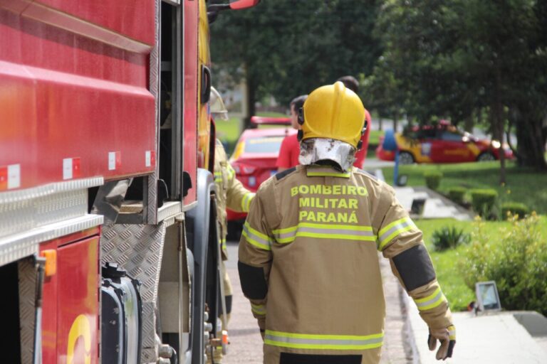 Buscas por jovem desaparecido após barco virar entram no segundo dia