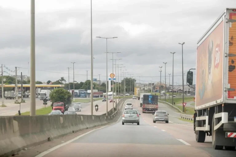 BR-116 terá bloqueio temporário na Grande Curitiba na segunda
