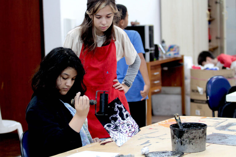 Centro Juvenil de Artes Plásticas ainda oferece vagas gratuitas