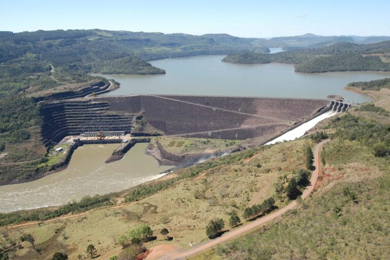 Copa apresenta projeto de ampliação de usina hidrelétrica a prefeitos do Paraná