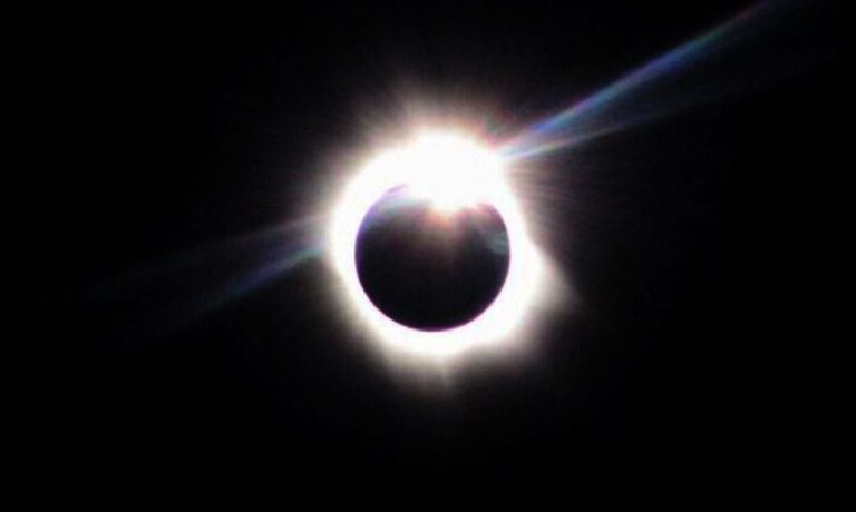 Eclipse solar total será visível no Hemisfério Norte nesta quarta-feira