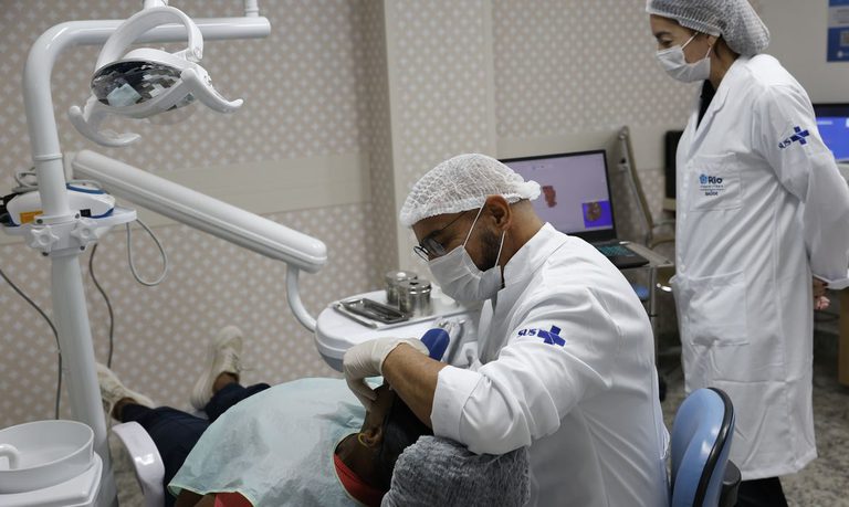 SUS oferece reconstrução dentária gratuita para vítimas de violência doméstica