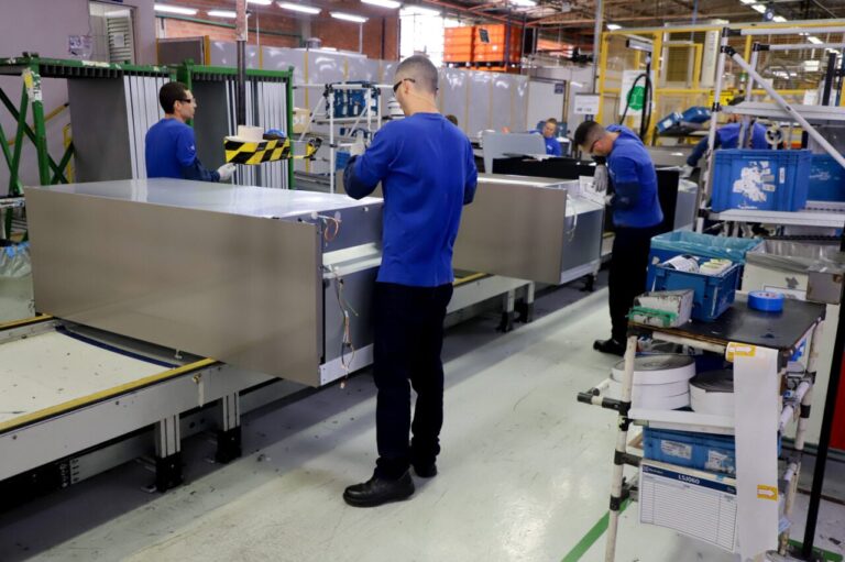 Paraná inaugura fábricas bilionárias e gera milhares de empregos