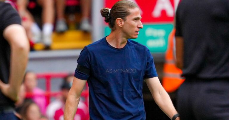Mônaco de Filipe Luís vira placar e vence Liverpool em Anfield