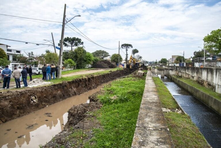 Prefeitura constrói reservatório de águas pluviais na Avenida Henry Ford em Curitiba