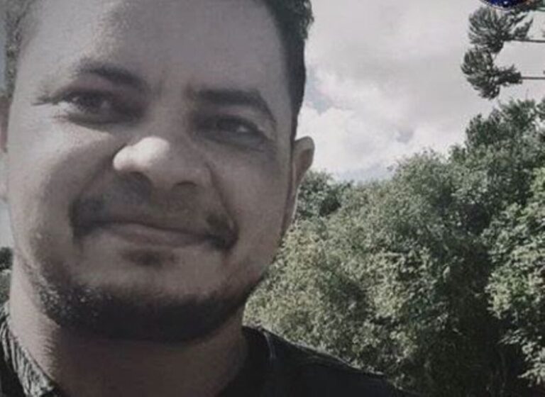 Guarda municipal morre atropelado por trem em Araucária