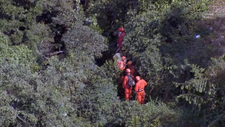 Quatro pessoas morrem na queda de helicóptero na zona sul do Rio