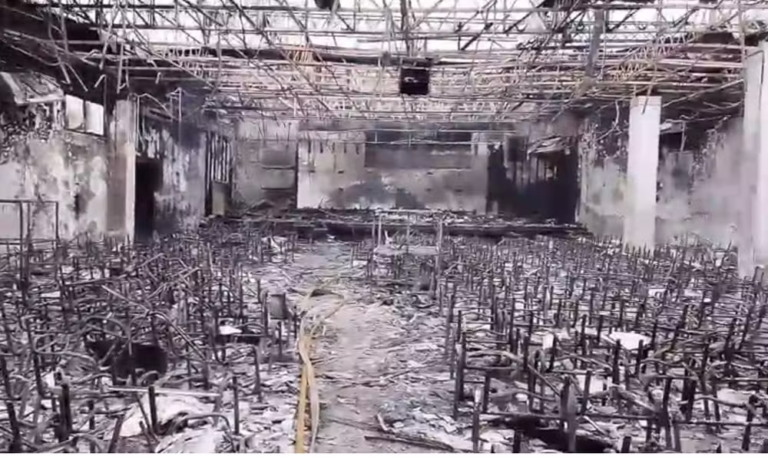 Incêndio atinge igreja da Assembleia de Deus no Recife e provoca desabamento