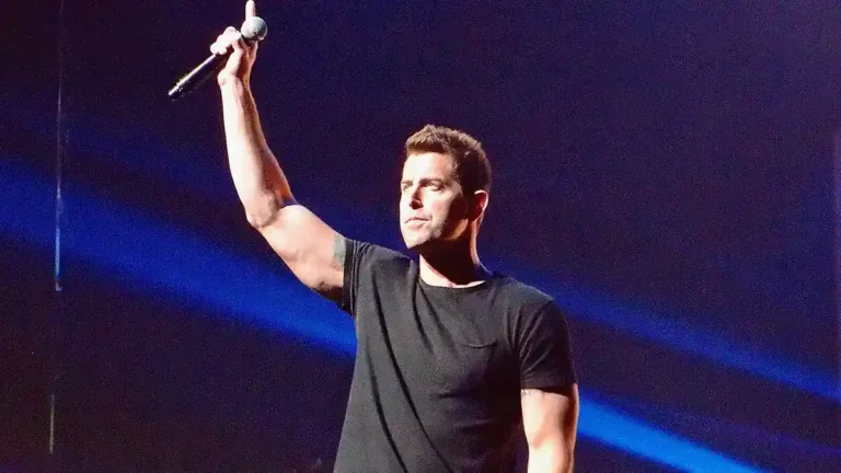 Jeremy Camp transforma luto em canção após morte da primeira esposa