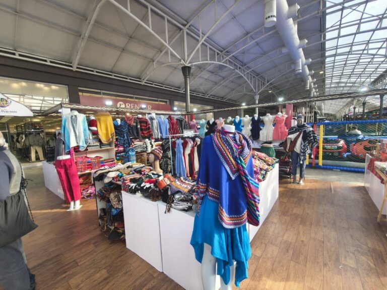 Shopping Estação recebe Feira Mãos Peruanas com artesanato andino até setembro