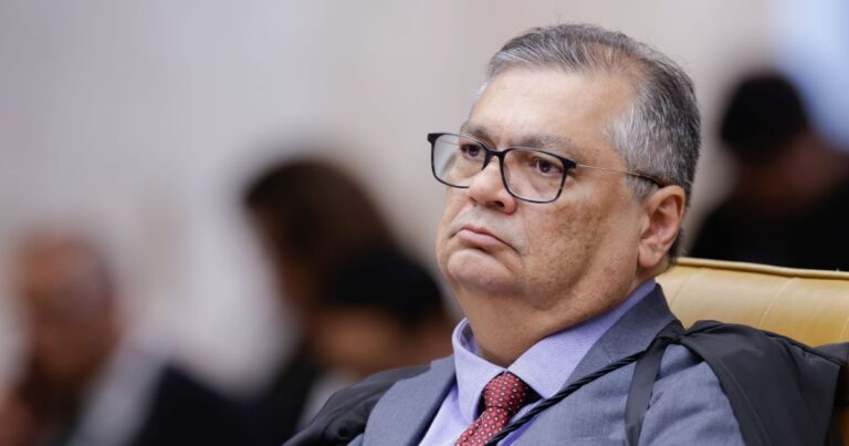 Dino tira sigilo de decisões sobre investigação de corrupção no Maranhão
