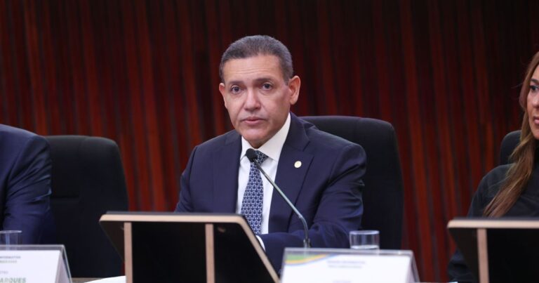 TSE encerra reunião sem definir limites para uso de IA nas eleições