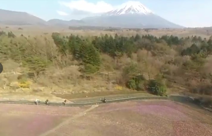 Pai deixa filho de 7 anos sozinho no Monte Fuji por oito horas