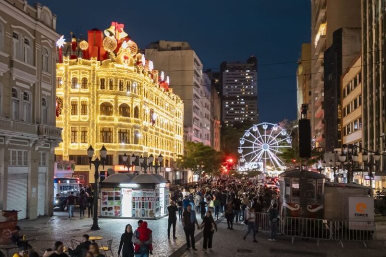Prefeitura de Curitiba abre edital para patrocinadores do Natal 2026