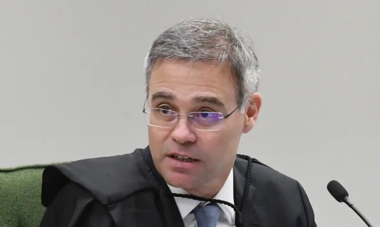 PF buscou evitar investigação contra Lulinha com Mendonça