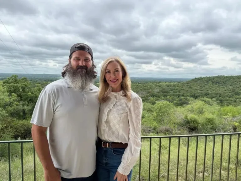 Jep e Jessica Robertson estreiam série sobre vida no Texas e construção de rancho