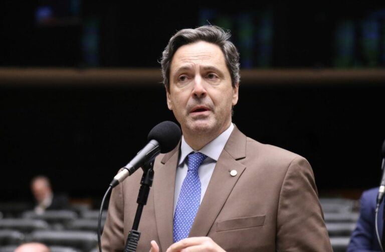 Deputados brasileiros buscam negócios na Ucrânia em energia e tecnologia