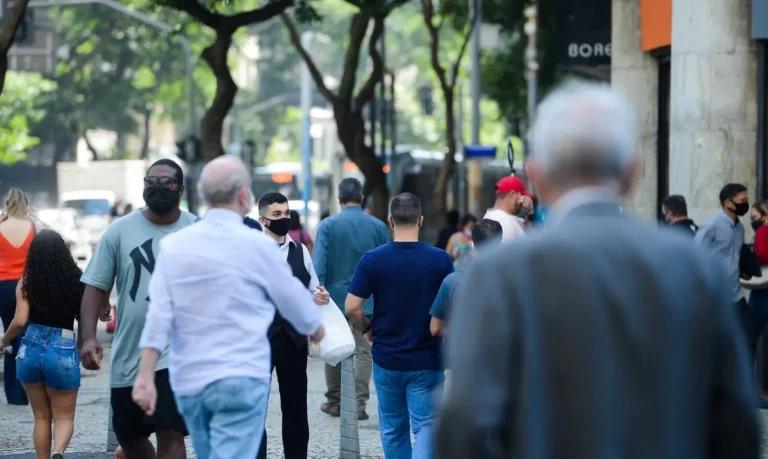 UFF aponta que 81% dos brasileiros querem candidatos que acreditem em Deus