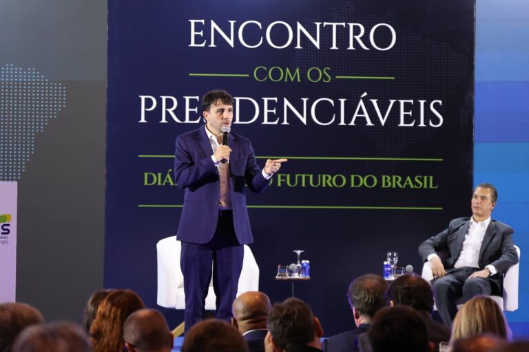 Renan Santos denuncia veto da RecordTV em debates eleitorais