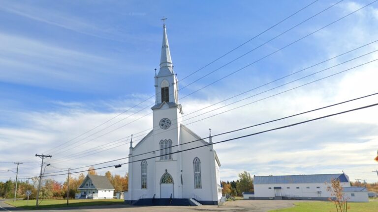 Homem de 68 anos é preso por incendiar igreja católica histórica no Canadá