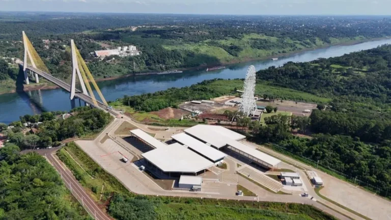 Caminhoneiros anunciam paralisação na Ponte da Integração