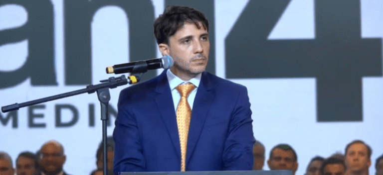 Renan Santos critica Marçal e afirma que candidato trabalha para eleger Bolsonaro