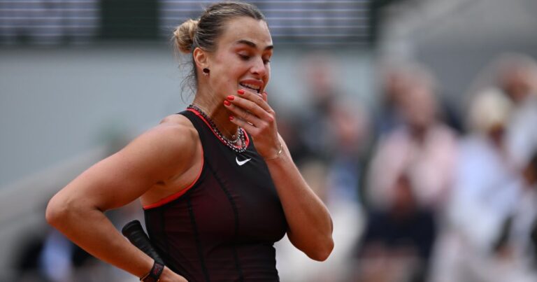 Sabalenka se irrita e rebate repórter após eliminação precoce